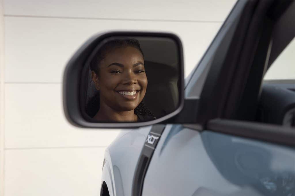 Ford Maverick - Gabrielle Union in Mirror